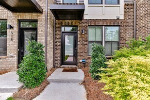 516 Billingsley Rd in Charlotte, NC - Building Photo