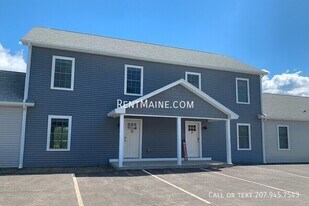 208 Rocky Rdg Dr in Hermon, ME - Building Photo