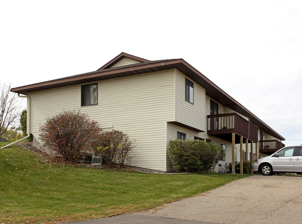 1625 Commercial Ave in Victoria, MN - Building Photo