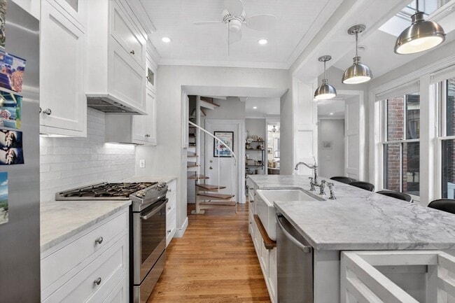 property at 15 Mt Vernon St