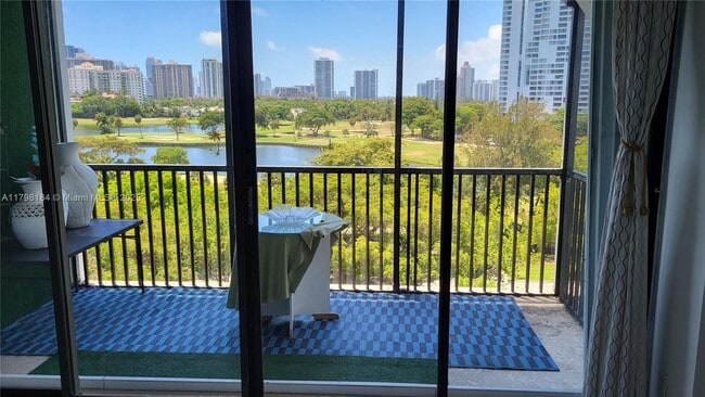 3475 N Country Club Dr in Miami, FL - Building Photo - Building Photo