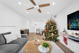 8609 SW 68th Ct in Pinecrest, FL - Building Photo - Building Photo