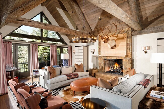 property at 1240 Riverside Dr