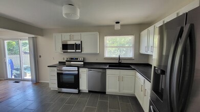 4791 Bourke Rd in Columbus, OH - Foto de edificio - Building Photo