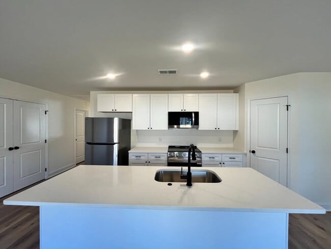 122 E Grand St in Jackson, TN - Foto de edificio - Building Photo