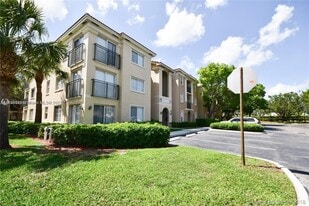 2427 Centergate Dr in Miramar, FL - Building Photo