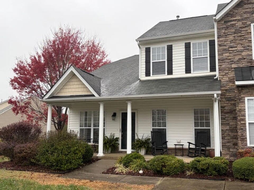 6859 Derby Run Dr in Whitsett, NC - Building Photo