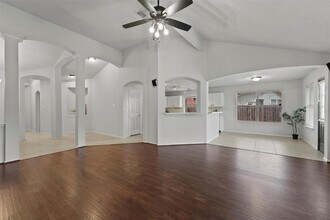 21327 Hadrian Dr in Katy, TX - Foto de edificio - Building Photo