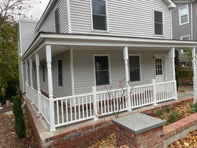 307 W Broadway in Port Jefferson, NY - Building Photo - Building Photo