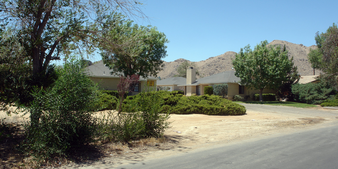 15709 Sago Rd in Apple Valley, CA - Building Photo