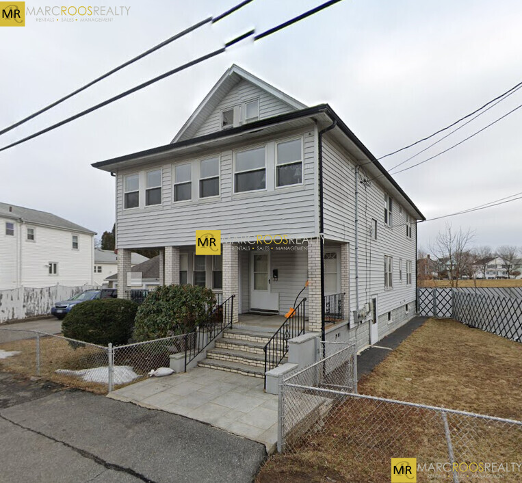 60 Buzzells Ln, Unit 1 in Medford, MA - Foto de edificio