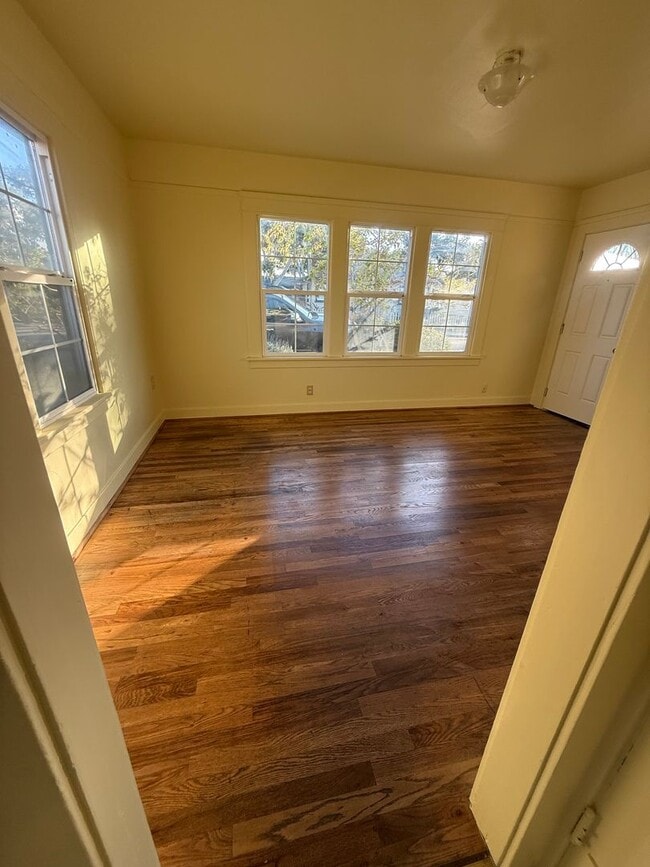 916 Sinex Ave in Pacific Grove, CA - Building Photo - Building Photo