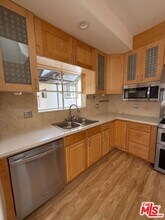 4351 Allott Ave in Los Angeles, CA - Building Photo - Building Photo