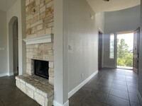 112 Koui Ct in Bastrop, TX - Foto de edificio - Building Photo