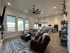 5644 Little Grand Canyon Dr in Paradise, CA - Building Photo - Building Photo