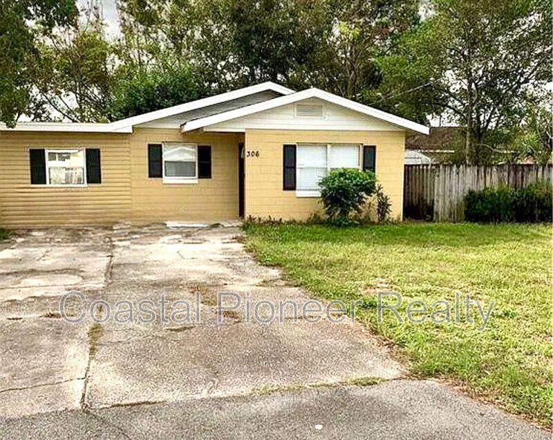306 Congress Ave in Auburndale, FL - Building Photo