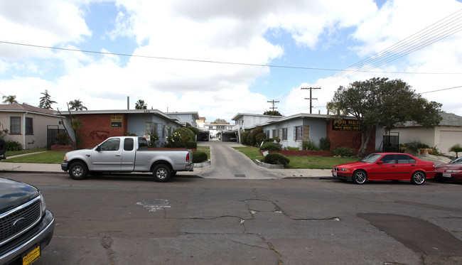 4490 Menlo Ave in San Diego, CA - Building Photo - Building Photo