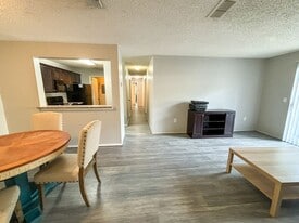 3705 SW 27th St in Gainesville, FL - Building Photo