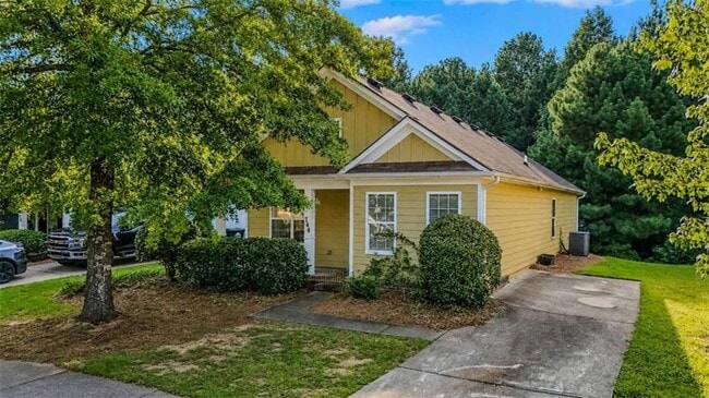 property at 744 W Vincent Dr