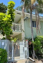 1423 Holly Heights Dr in Fort Lauderdale, FL - Building Photo