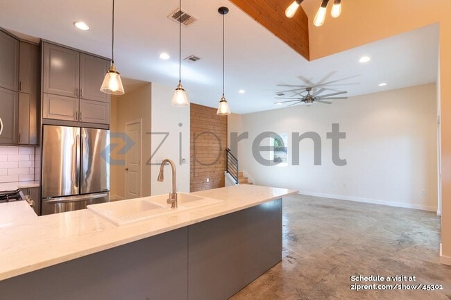 2104 Haskell St in Austin, TX - Building Photo - Building Photo