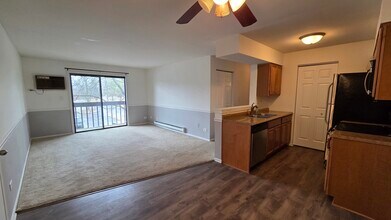 627 S Virginia Rd in Crystal Lake, IL - Building Photo - Building Photo