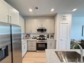 1610 Campbell Rd in Houston, TX - Building Photo - Building Photo