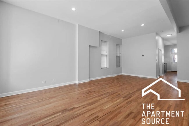 858 N Paulina St, Unit CH in Chicago, IL - Foto de edificio - Building Photo