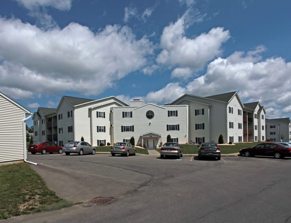 Snowbirds Landing in Solvay, NY - Building Photo