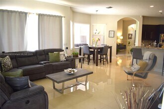 3937 W Gardenia Ave in Weston, FL - Building Photo - Building Photo