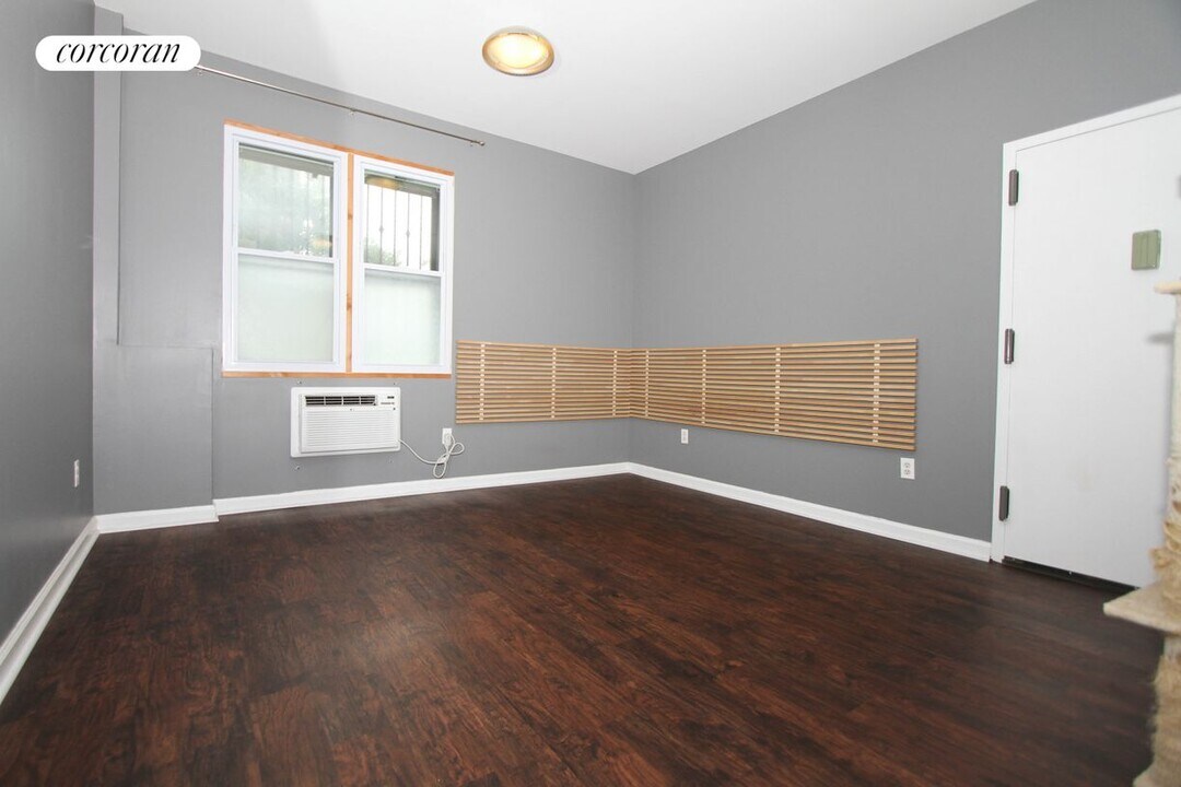 895 Myrtle Ave in Brooklyn, NY - Building Photo