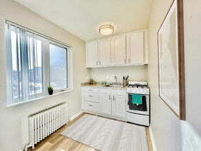 The Capri Apartments in Denver, CO - Foto de edificio - Building Photo