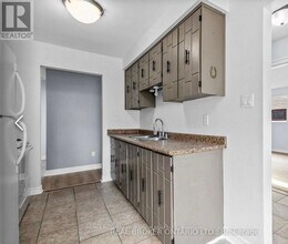 536 Cherryhill St in Oshawa, ON - Building Photo - Building Photo