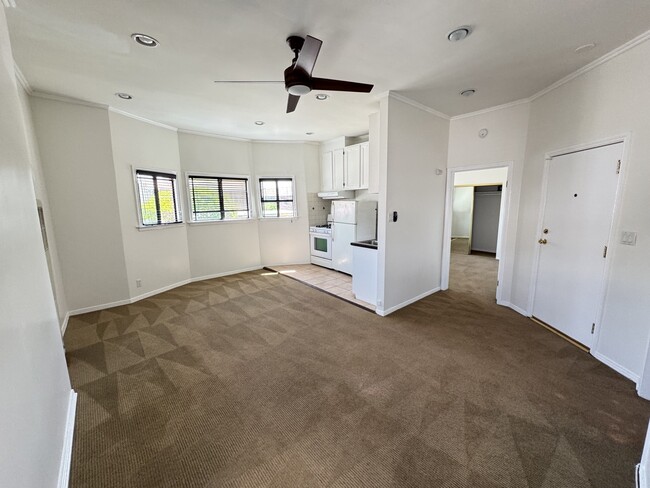 property at 1341 N Bronson Ave