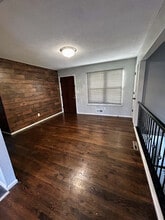 3909 S Marshall Dr in Independence, MO - Building Photo - Building Photo