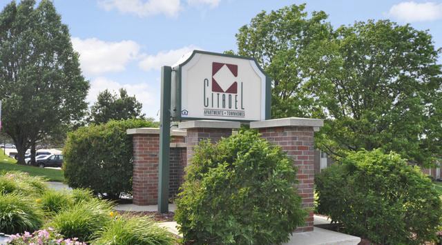 Citadel Apartments in Omaha, NE - Foto de edificio