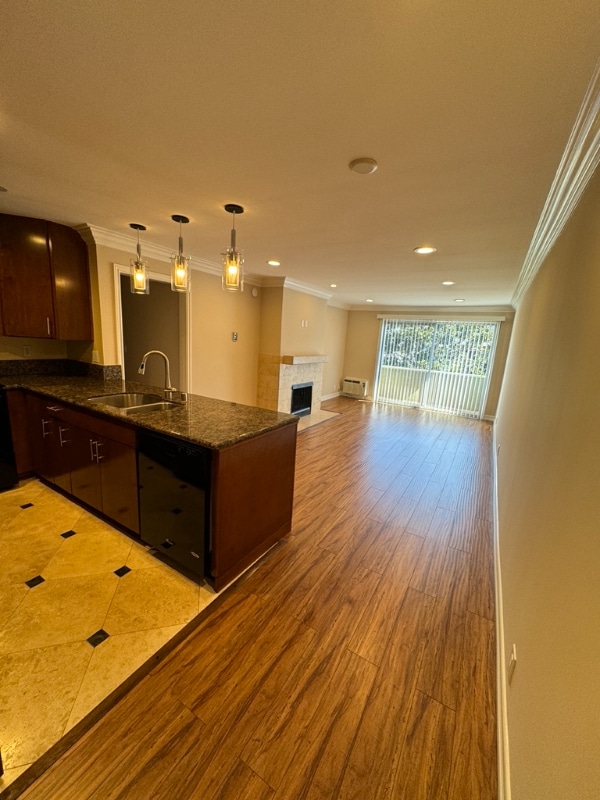 2414 S Barrington Ave in Los Angeles, CA - Building Photo - Building Photo