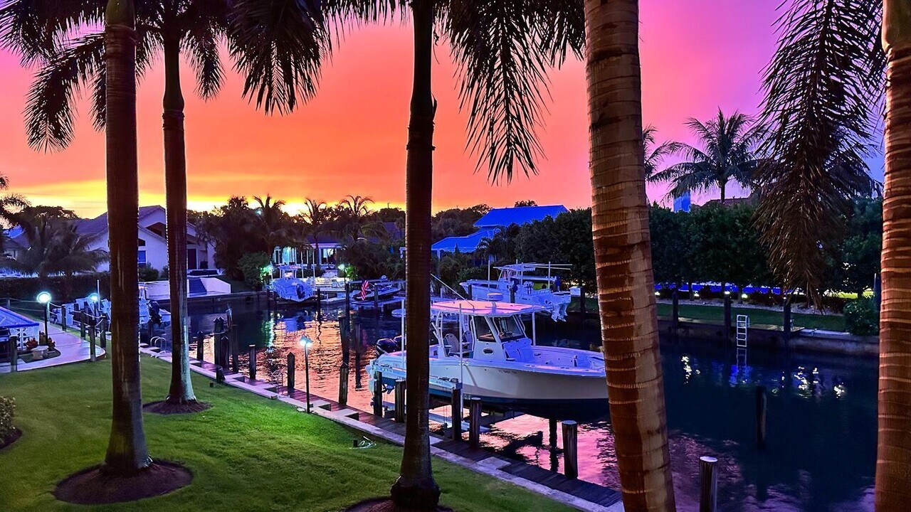 109 Paradise Harbour Blvd in North Palm Beach, FL - Building Photo