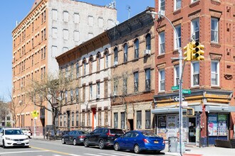 137 Patchen Ave in Brooklyn, NY - Building Photo - Building Photo