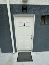 123 S Roosevelt Ave, Unit 8 in Pasadena, CA - Foto de edificio - Building Photo