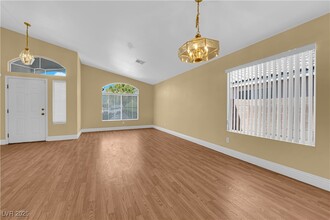 1900 Crystal Glen Ct in Las Vegas, NV - Building Photo - Building Photo