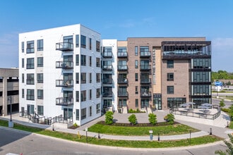 The Lydell in Glendale, WI - Foto de edificio - Building Photo