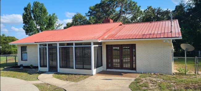 property at 5 Pine Ct Dr