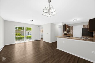 1545 Crystal Rock Ct in Round Lake Beach, IL - Building Photo - Building Photo