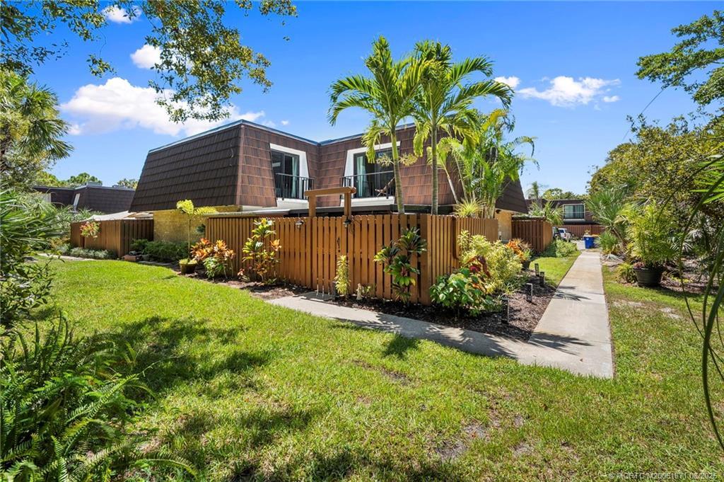 5616 SE Riverboat Dr in Stuart, FL - Building Photo