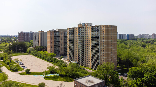 Panorama Court