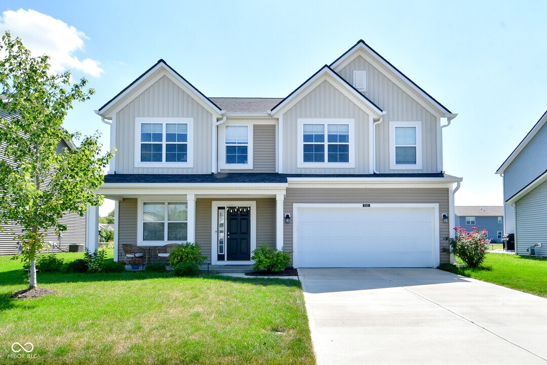 6123 Bradwood Dr in Indianapolis, IN - Building Photo