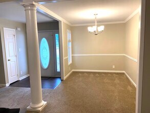 1945 Grayson Oaks Ct in Lawrenceville, GA - Building Photo - Building Photo