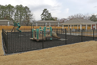 Summer Breeze Park in Ringgold, GA - Foto de edificio - Building Photo