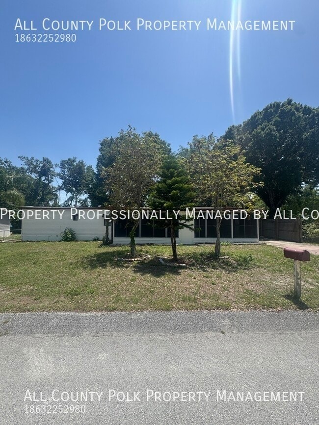 221 Janet Ln in Lakeland, FL - Building Photo - Building Photo